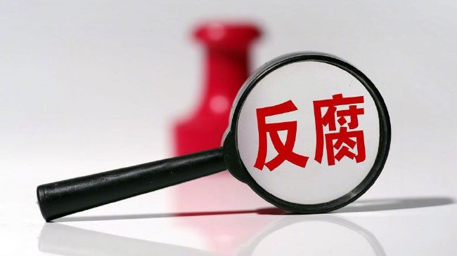 那不勒斯想以2000万＋500万欧签萨马尔季奇据《罗马体育报》报道称，那不勒斯已经启动了引进萨马尔季奇的交易，想报价2000万欧＋500万欧。